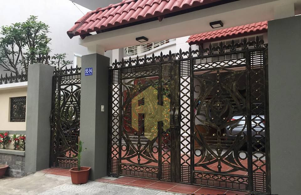 mẫu cổng sắt 6 cánh đẹp 4 1