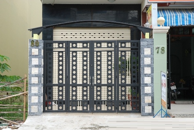 mẫu cổng sắt nhà phố đẹp 44