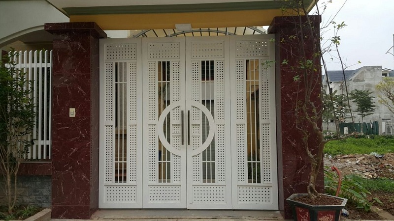 mẫu cổng sắt nhà phố đẹp 46