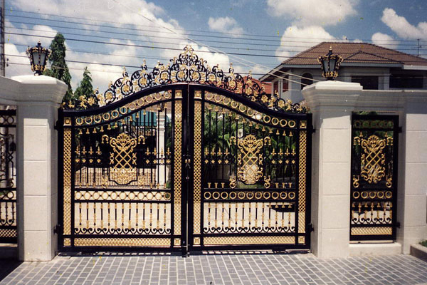 cổng sắt hoa văn đẹp 23